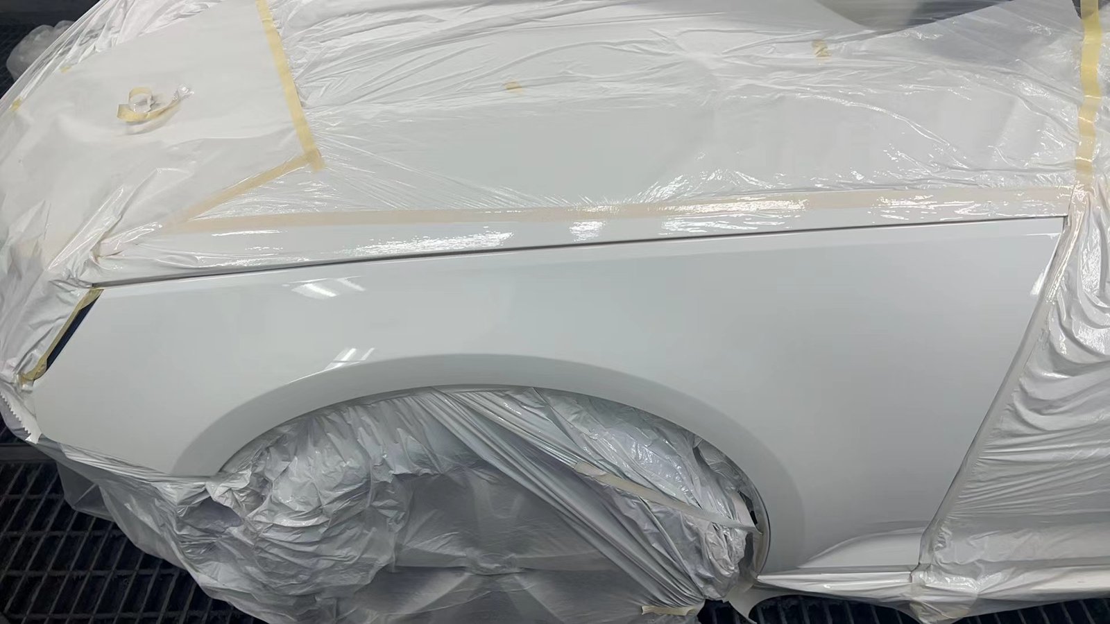 Masking Tape suitable for all kinds of spray paint masking and protection